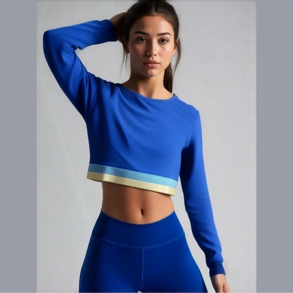 WILO Tops - Cropped Long-Sleeve Athletic Top in Royal Blue